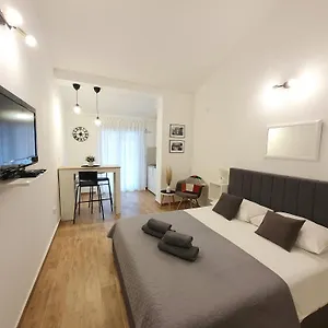 https://apartments-dejana-stinjan.in-istria.net
